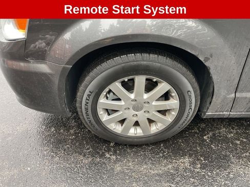 Used 2016 Chrysler Town & Country Touring w/ Driver Convenience Group image 10