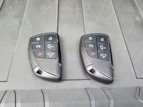 Used 2025 GMC Hummer EV 2X w/ LPO, Cargo Utility Package image 60