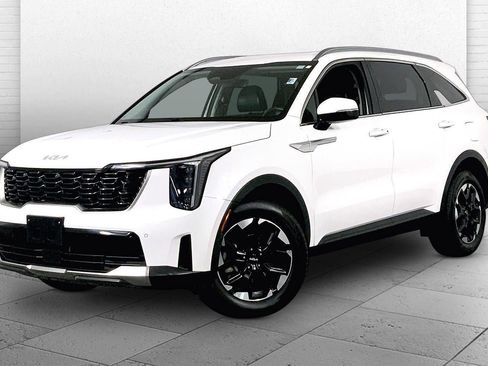 Certified 2024 Kia Sorento S image 12