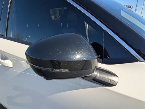 Used 2025 Nissan Kicks SR w/ Illumination Package image 13