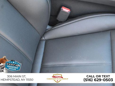 Used 2025 Genesis G70 2.5T image 25