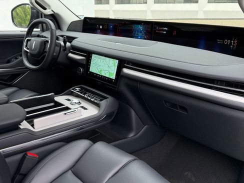 New 2026 Lincoln Navigator L Reserve AWD/4WD image 7