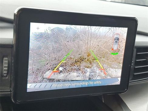 Used 2020 Ford Explorer XLT image 17