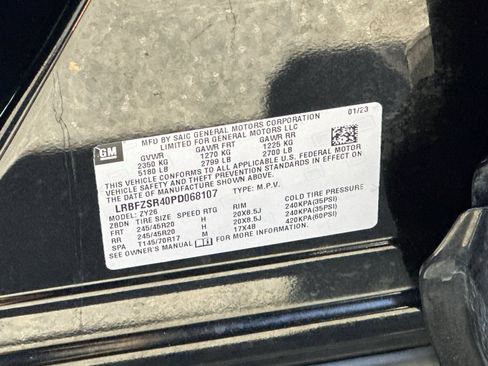 Used 2023 Buick Envision Avenir AWD/4WD image 55