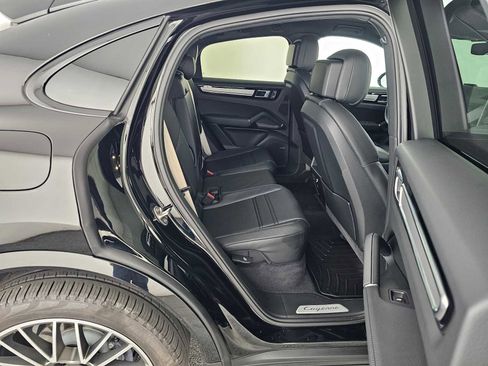 Used 2023 Porsche Cayenne Platinum Edition image 12