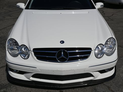 Used 2009 Mercedes-Benz CLK 550 Coupe image 9