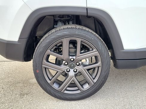 New 2026 Jeep Compass Limited image 5