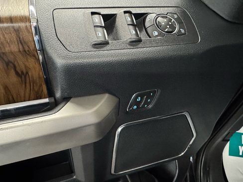 Used 2020 Ford F150 Lariat w/ Equipment Group 502A Luxury AWD/4WD image 13