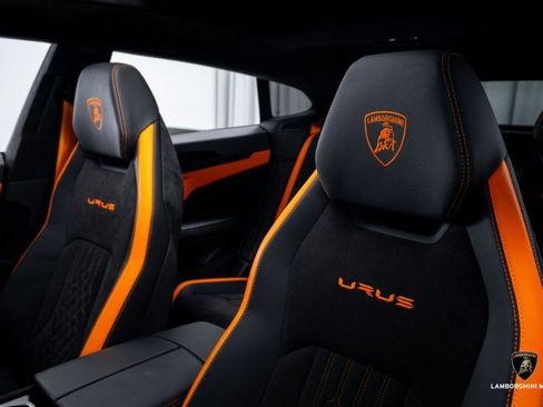 Used 2023 Lamborghini Urus S image 36
