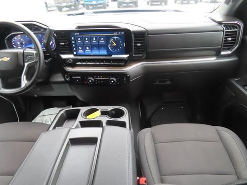 Used 2024 Chevrolet Silverado 1500 LT w/ Z71 Off-Road Package image 26