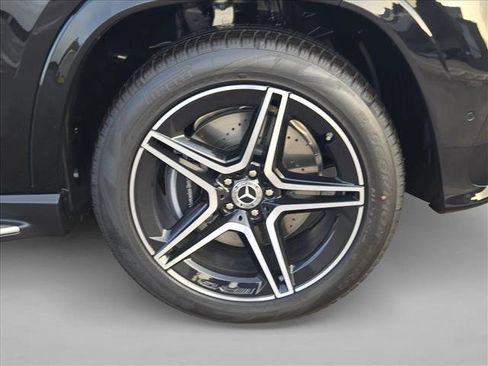New 2026 Mercedes-Benz GLS 450 4MATIC image 10