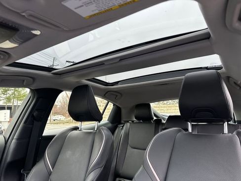 Used 2024 Toyota Prius XLE AWD/4WD image 43