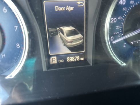 Used 2017 Toyota Camry LE FWD image 23
