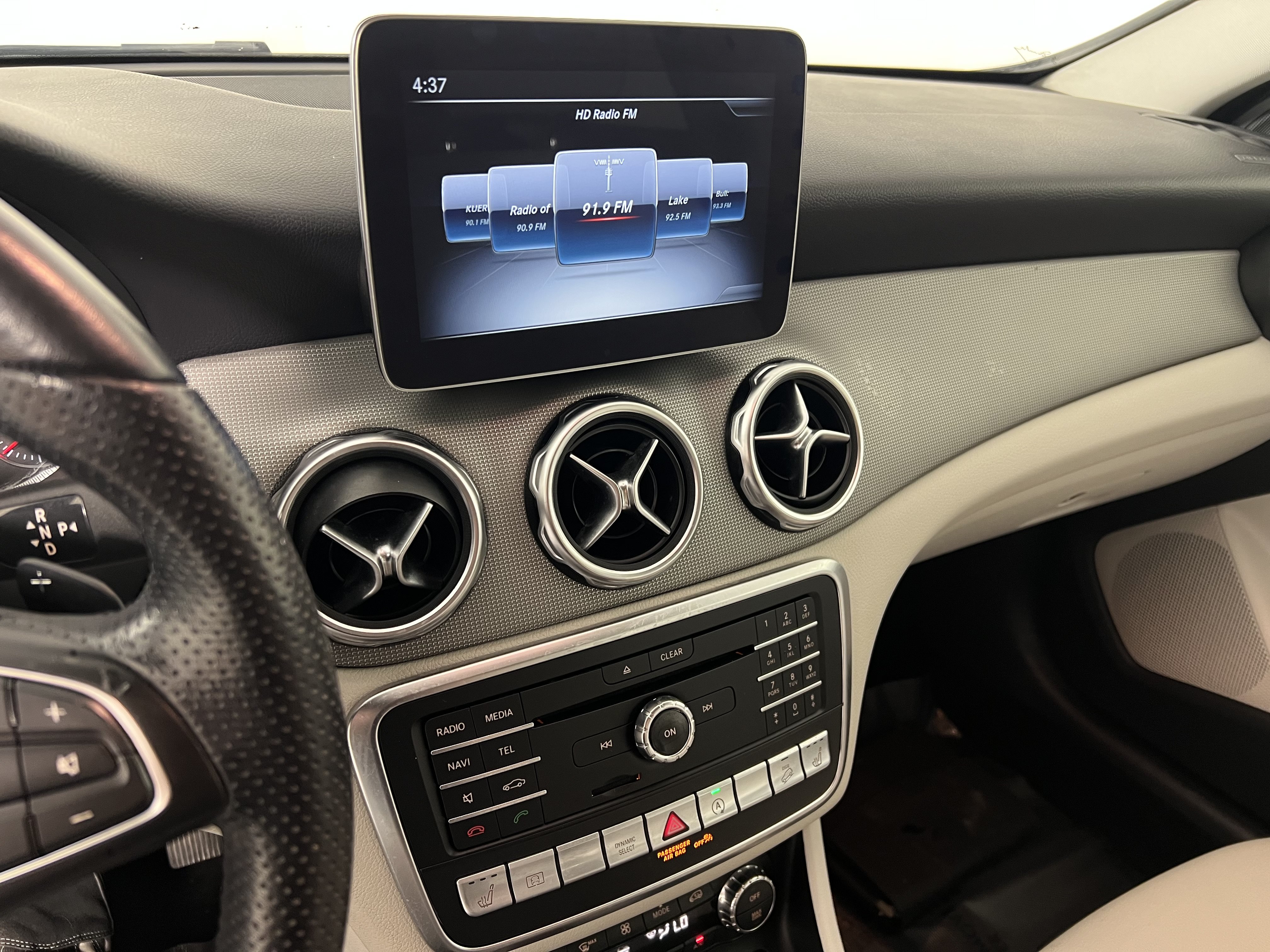 Used 2020 Mercedes-Benz GLA 250 4MATIC image 28