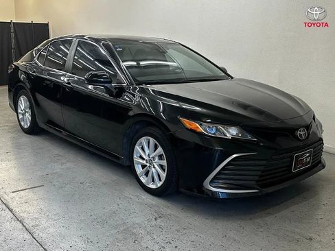 Used 2022 Toyota Camry LE FWD image 1
