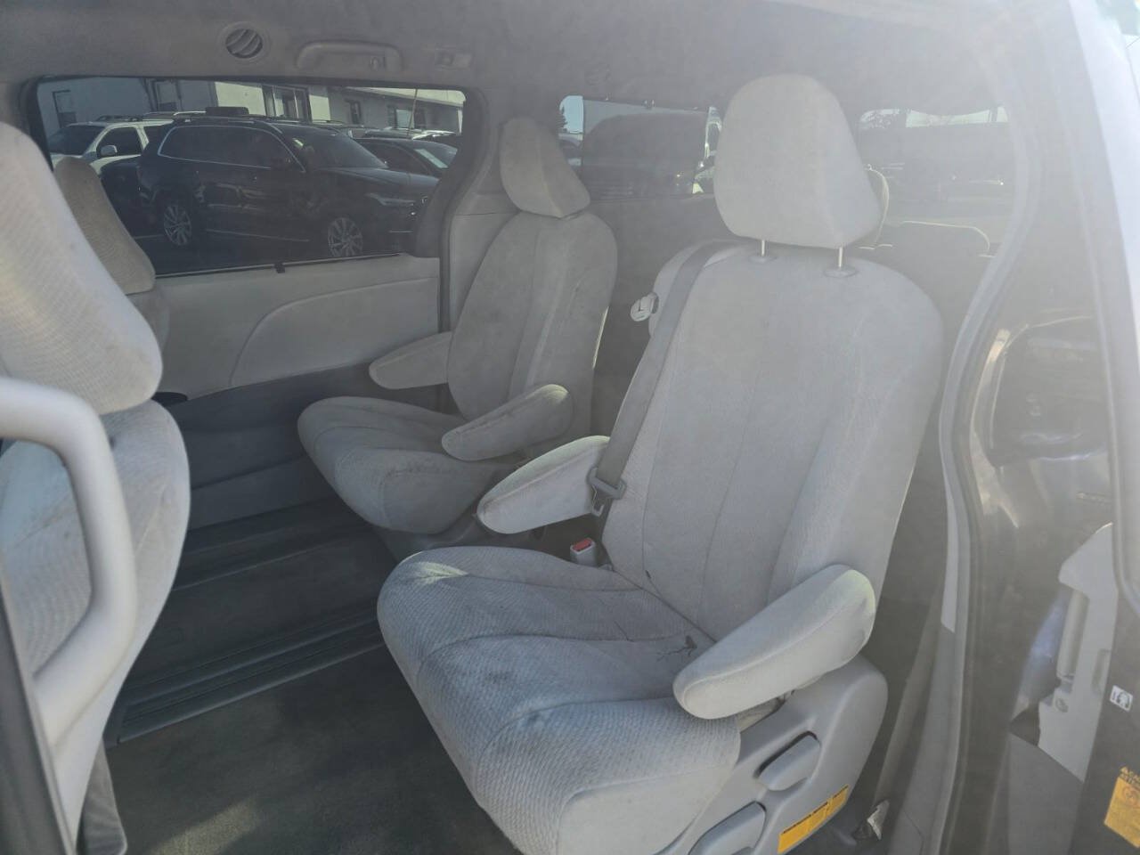 Used 2014 Toyota Sienna LE FWD image 12