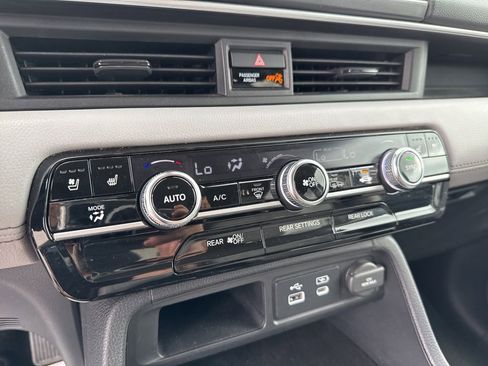 Certified 2025 Honda Pilot Elite image 25