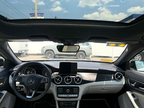 Used 2019 Mercedes-Benz GLA 250 4MATIC image 31