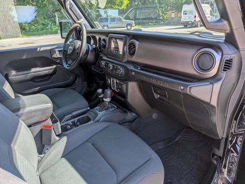 Used 2020 Jeep Wrangler Unlimited Sport S AWD/4WD image 22