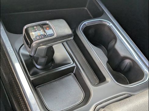 Used 2025 Chevrolet Silverado 1500 LT AWD/4WD image 9