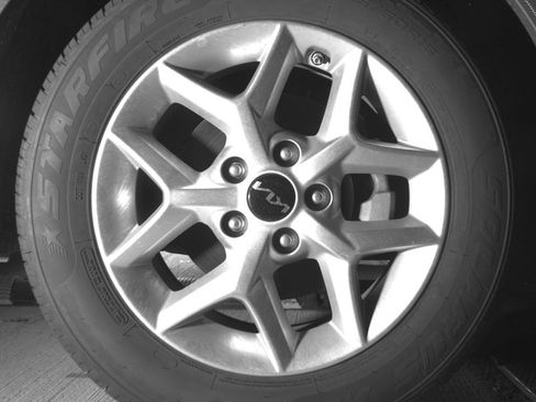 Used 2025 Kia Soul LX w/ LX Technology Package FWD image 13