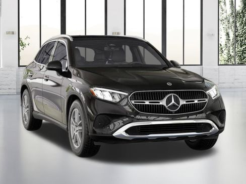 Certified 2025 Mercedes-Benz GLC 300 4MATIC image 9