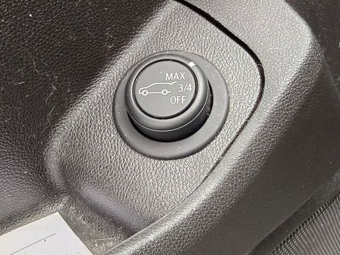 Used 2023 GMC Terrain SLE w/ Driver Convenience Package AWD/4WD image 10