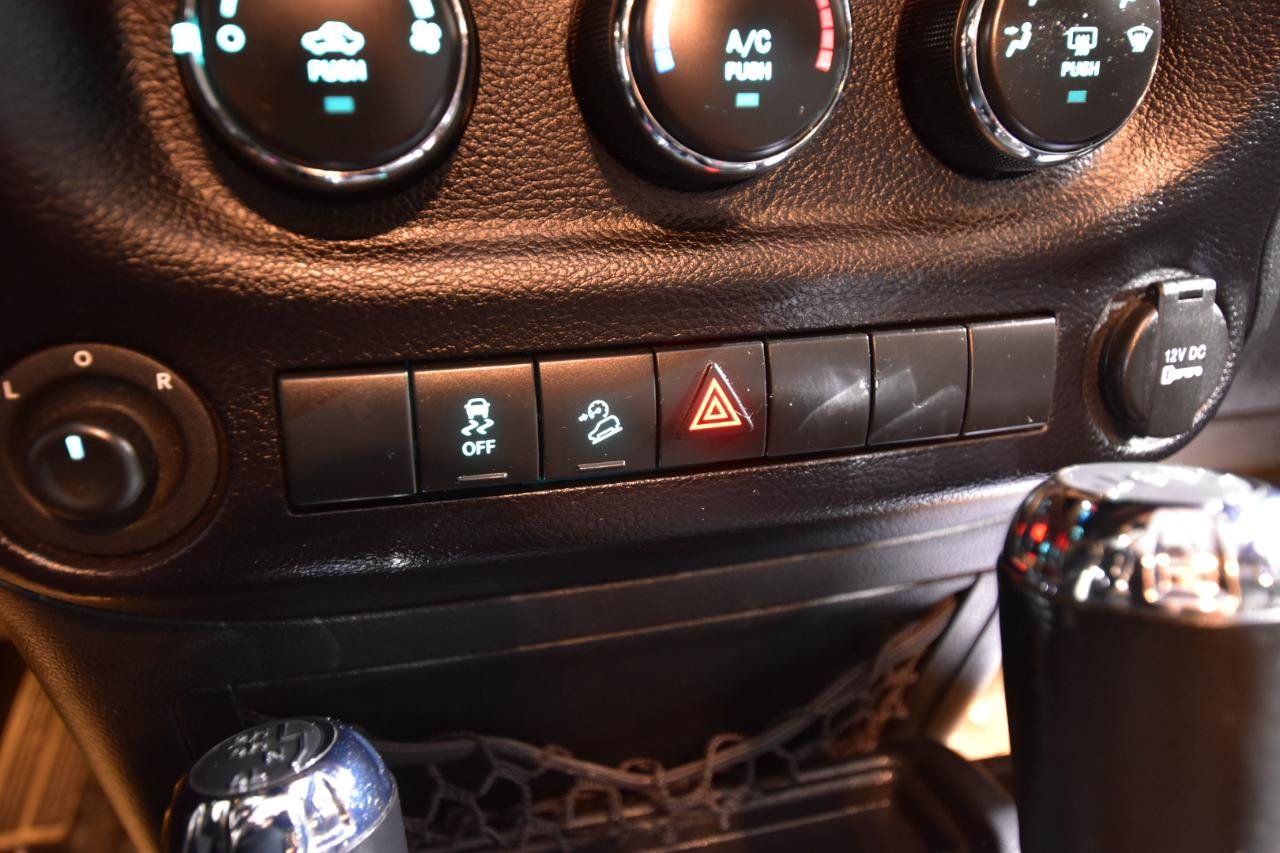 Used 2015 Jeep Wrangler Unlimited Sport AWD/4WD image 24