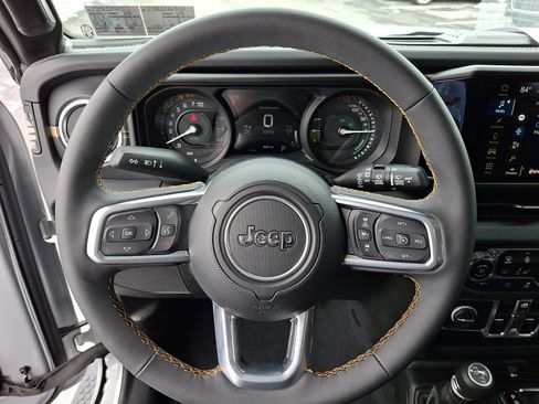 Used 2024 Jeep Wrangler Sahara w/ Safety Group image 19