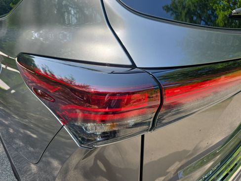 New 2026 Toyota Highlander Platinum AWD/4WD image 37