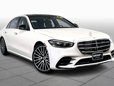 Used 2022 Mercedes-Benz S 500 4MATIC image 3