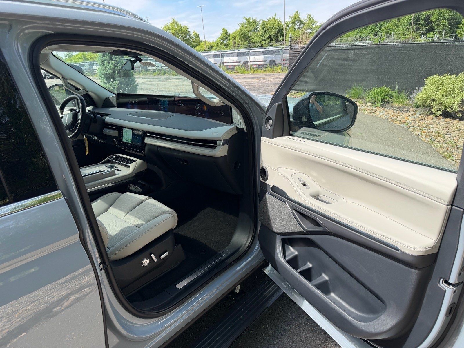 New 2026 Lincoln Navigator Reserve AWD/4WD image 11