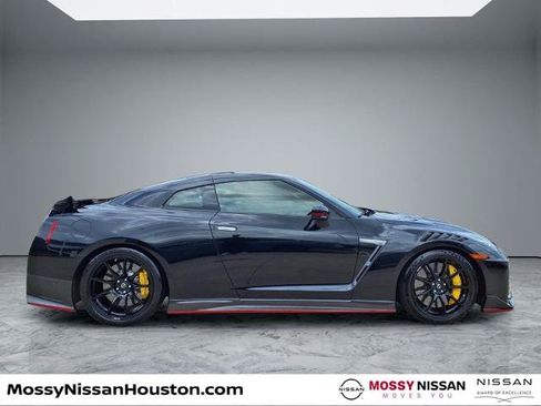 Certified 2020 Nissan GT-R NISMO AWD/4WD image 8