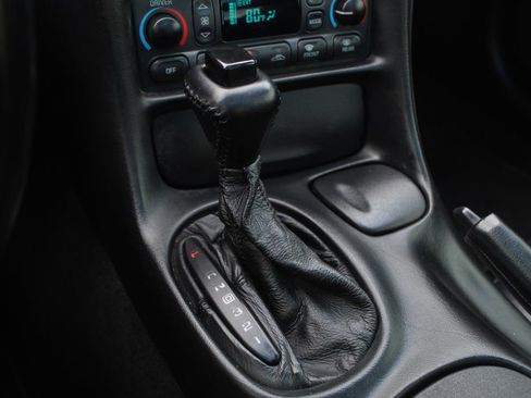 Used 2001 Chevrolet Corvette Coupe w/ Preferred Equipment Group2 RWD image 20