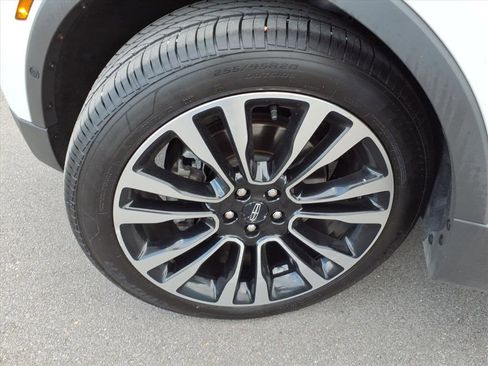 Used 2019 Lincoln MKC Reserve image 9