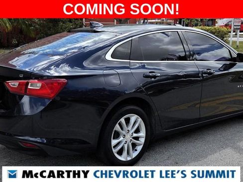 Used 2018 Chevrolet Malibu LT w/ Driver Confidence Package image 4