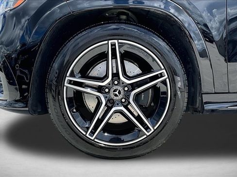 Used 2024 Mercedes-Benz GLS 450 4MATIC image 10