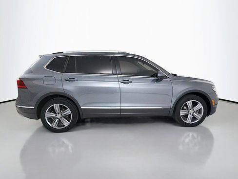 Used 2019 Volkswagen Tiguan S image 8