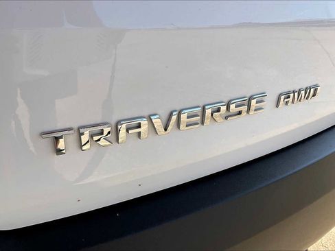 Used 2018 Chevrolet Traverse LS image 29