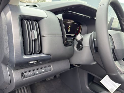 New 2026 Nissan Pathfinder SL image 14