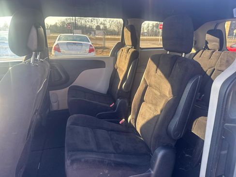 Used 2014 Dodge Grand Caravan SE image 11