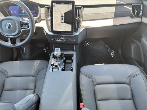 Used 2025 Volvo XC90 B6 Plus AWD/4WD image 14