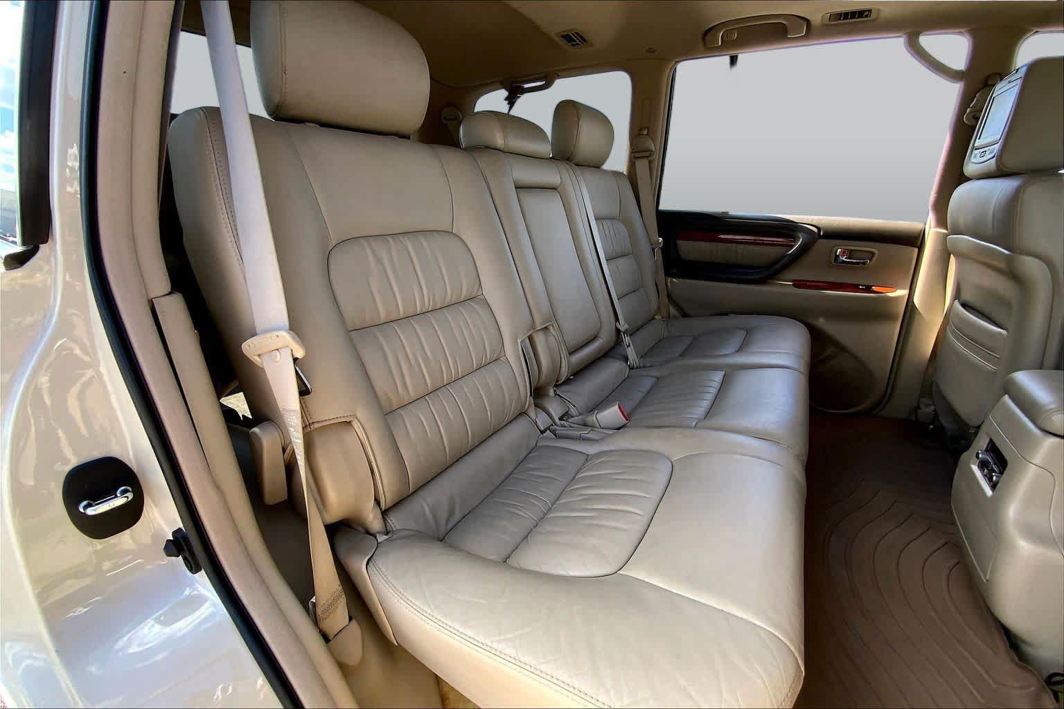 Used 2005 Lexus LX 470 4WD w/ Preferred Accessory Pkg image 18