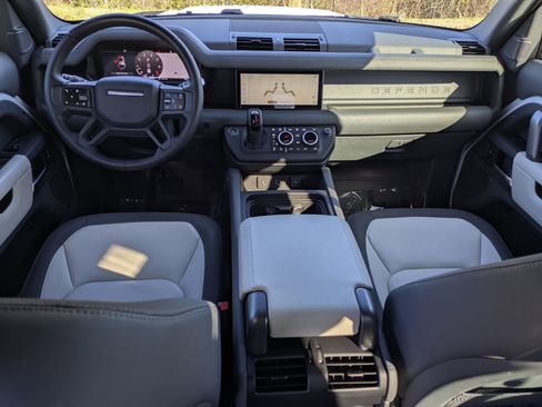 Certified 2023 Land Rover Defender 110 X-Dynamic SE image 25