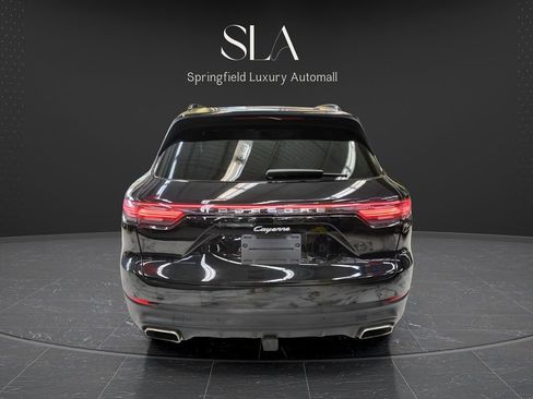 Used 2023 Porsche Cayenne w/ Premium Package AWD/4WD image 6