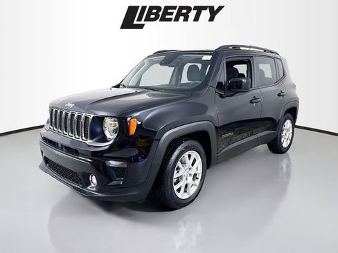 Used 2021 Jeep Renegade Latitude image 3