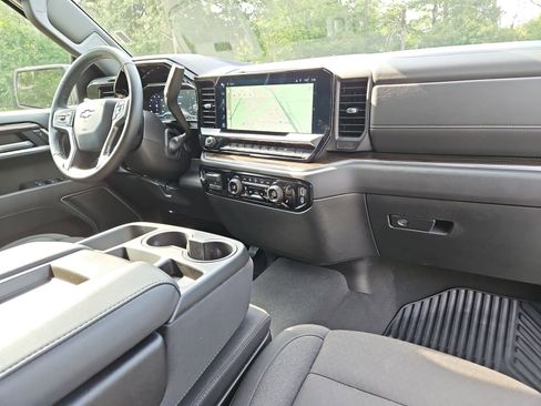 Used 2025 Chevrolet Silverado 1500 LT image 16