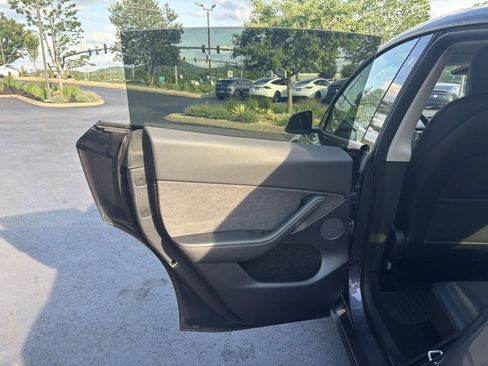 Used 2023 Tesla Model Y Long Range AWD/4WD image 21