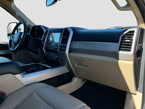 Used 2021 Ford F250 Lariat w/ Lariat Ultimate Package image 29