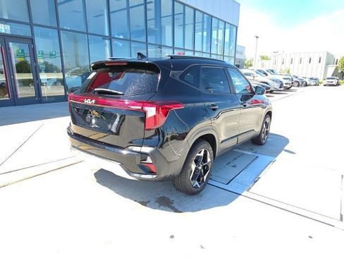 Used 2025 Kia Seltos S image 4